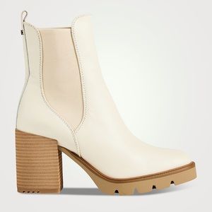 BNIB Steve Madden Rollins Boot in Ivory size 7.5